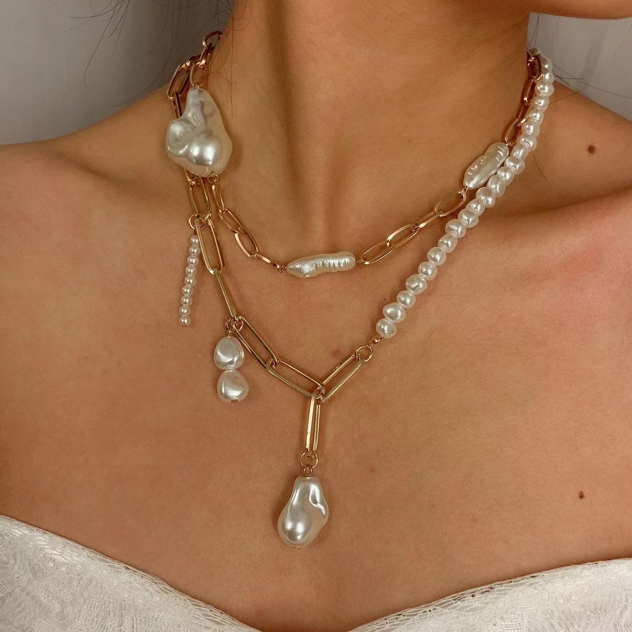 Contemporary Geometric Electroplated Alloy Necklace - necklace